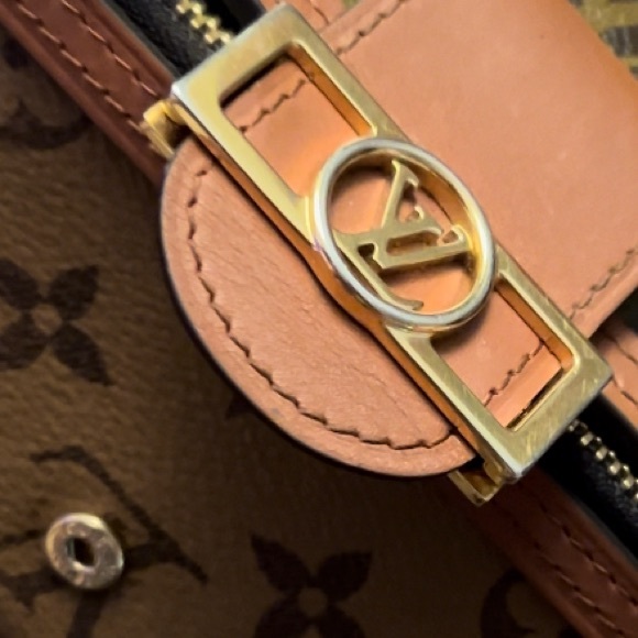 Louis Vuitton Dauphine Compact Wallet M68725 - Picture 6 of 6